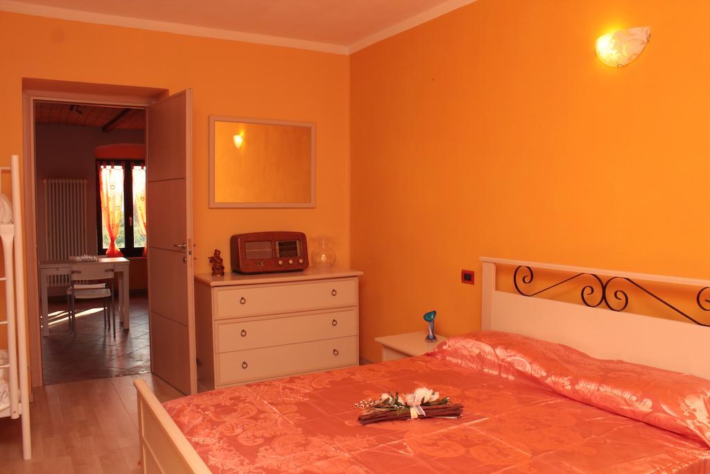 Ferienwohnung I Boidi Nizza Monferrato Zimmer foto